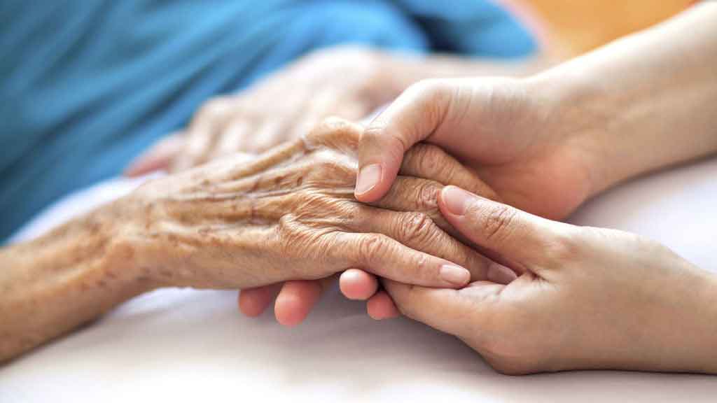Cuidar de los mayores con cincuenta años